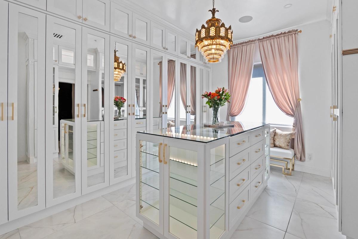 white walk in closet w/island