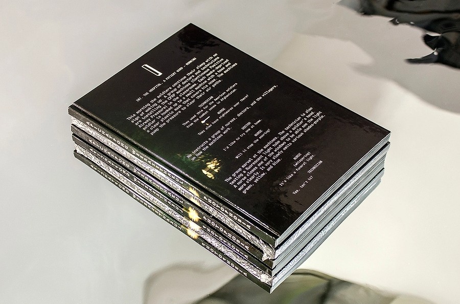 Objektvisning av publikasjonen «Photophobia»