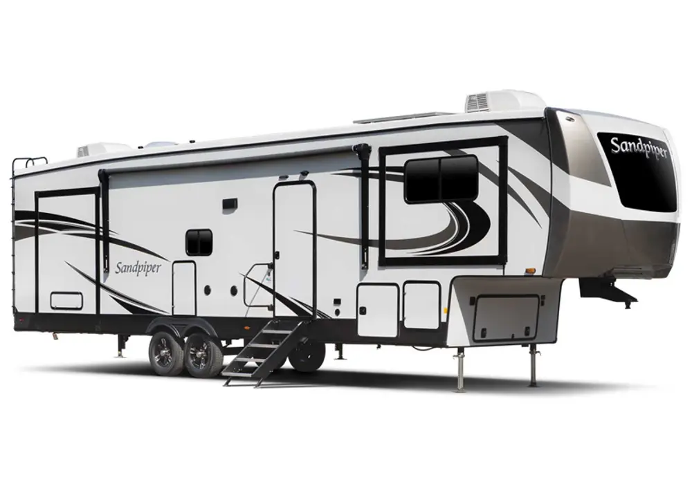 Sandpiper Fifth Wheels logo