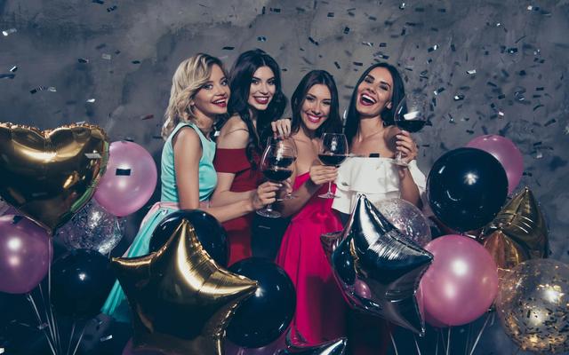 10 רעיונות למסיבת רווקות מהסרטים