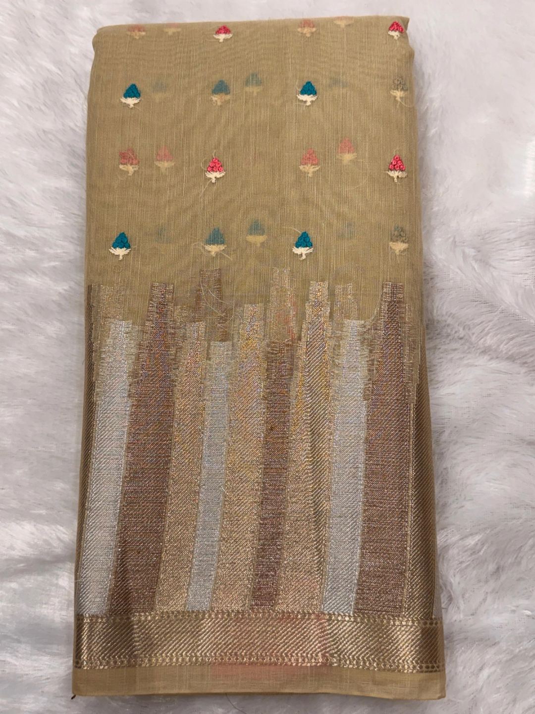 BANARASI EMBRAIDORY BUTTA TUNNING BORDER