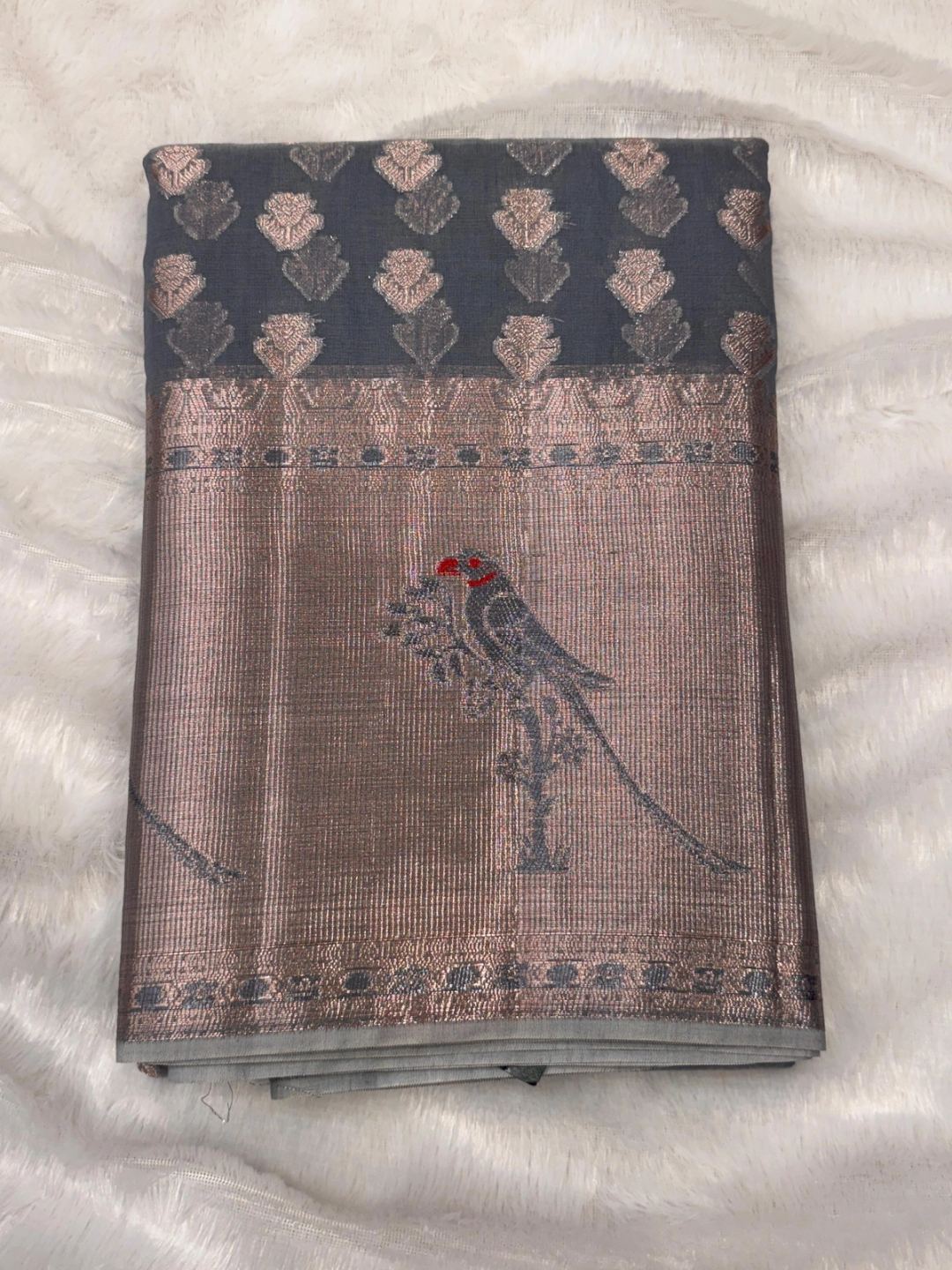 BANARASI WEAVING ROSE ZARI WITH LINEAN