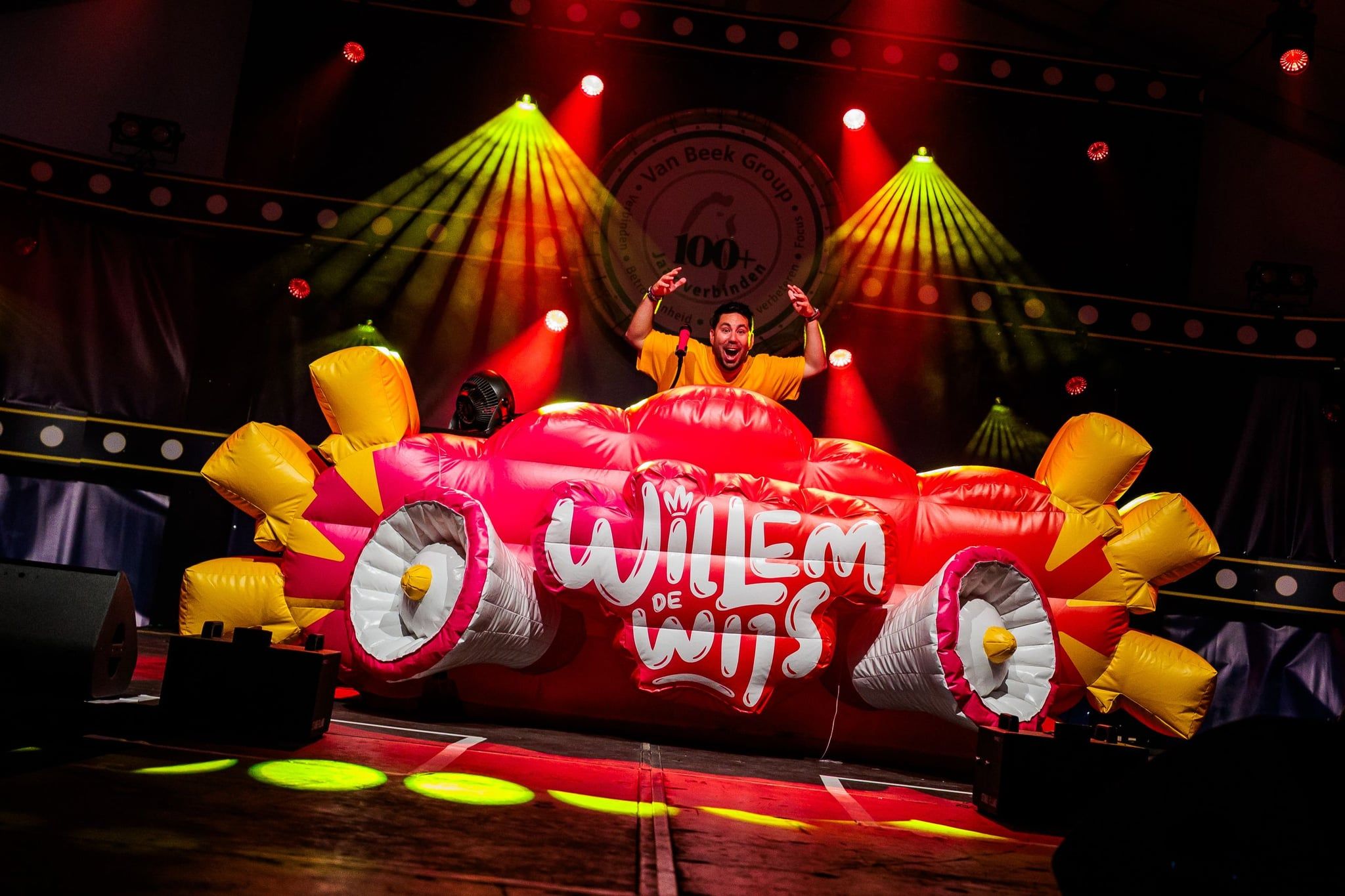 DJ Willem de Wijs tijdens een live-optreden. Foto: Bold Productions contentspecialist voor Events & Artiesten.