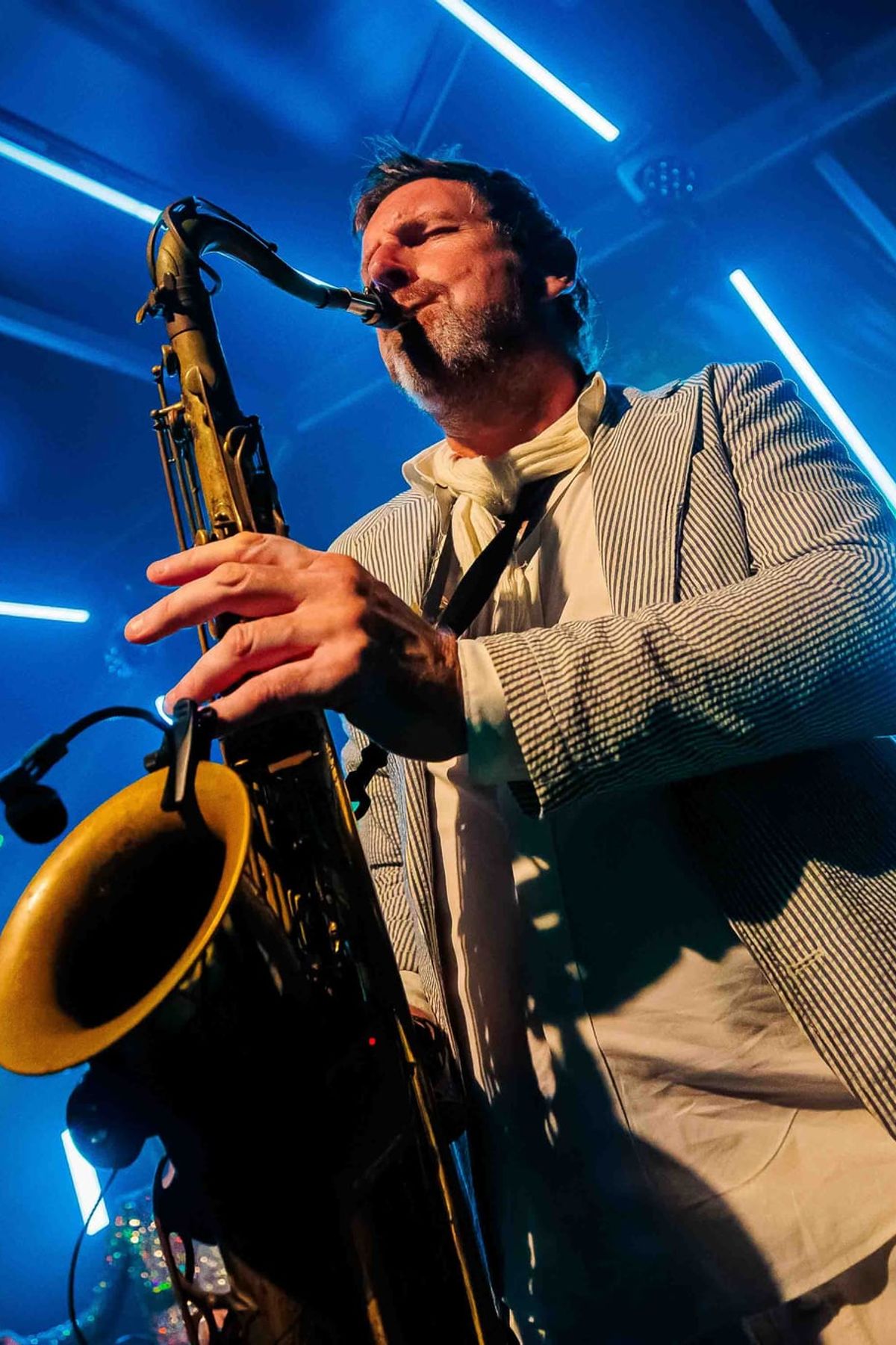 Een saxofonist tijdens een live-optreden. Foto door Bold Productions, contentspecialist voor Events & Artiesten.