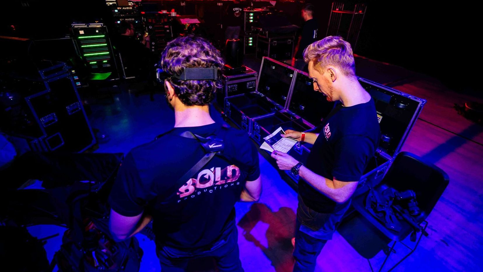 Team Bold Productions achter de schermen tijdens de opname van een event.