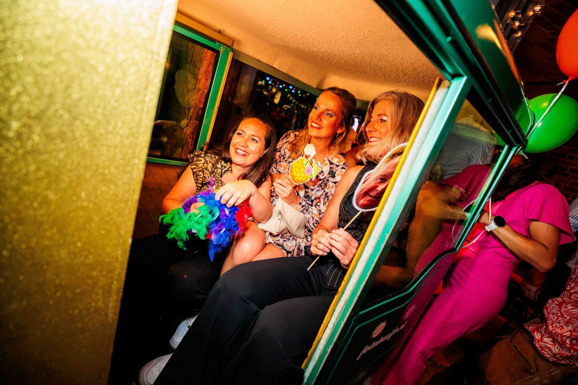 Sfeerbeeld van een bedrijfsfeest. Vastgelegd door Bold Productions, contentspecialist voor Events & Artiesten.