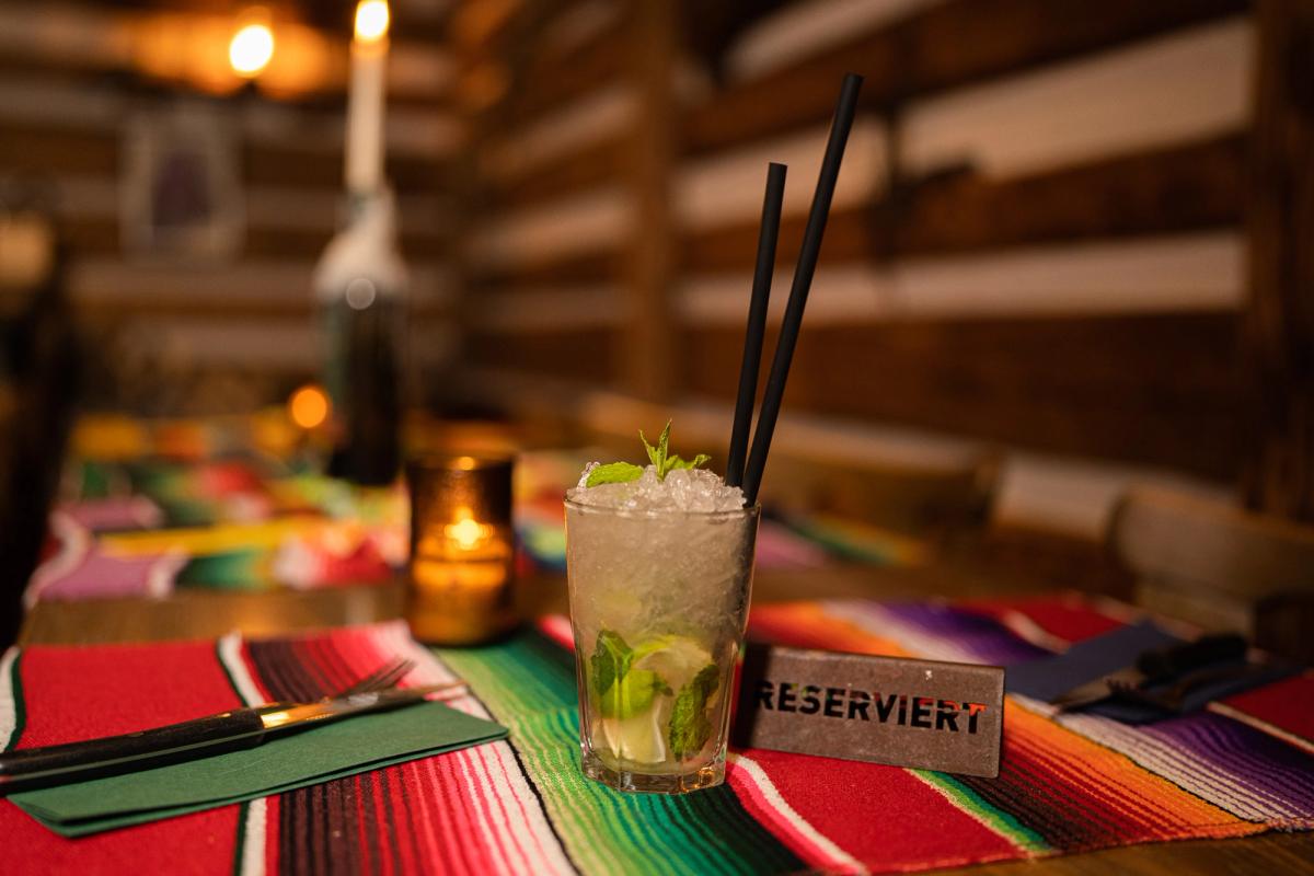 COCKTAILS MIT ALKOHOL