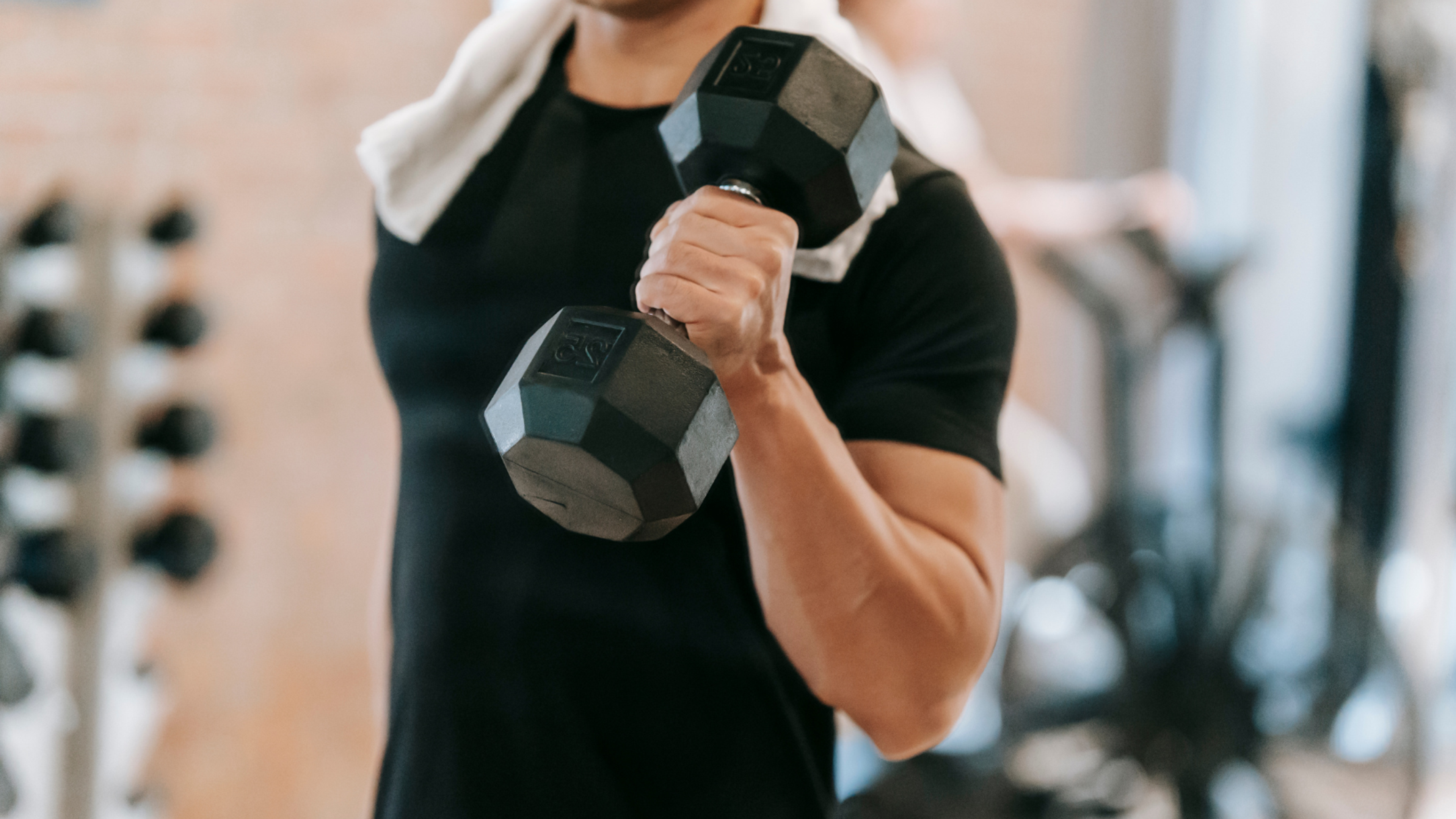 Gym vs. At-Home Training: Which Is Better for Beginners?