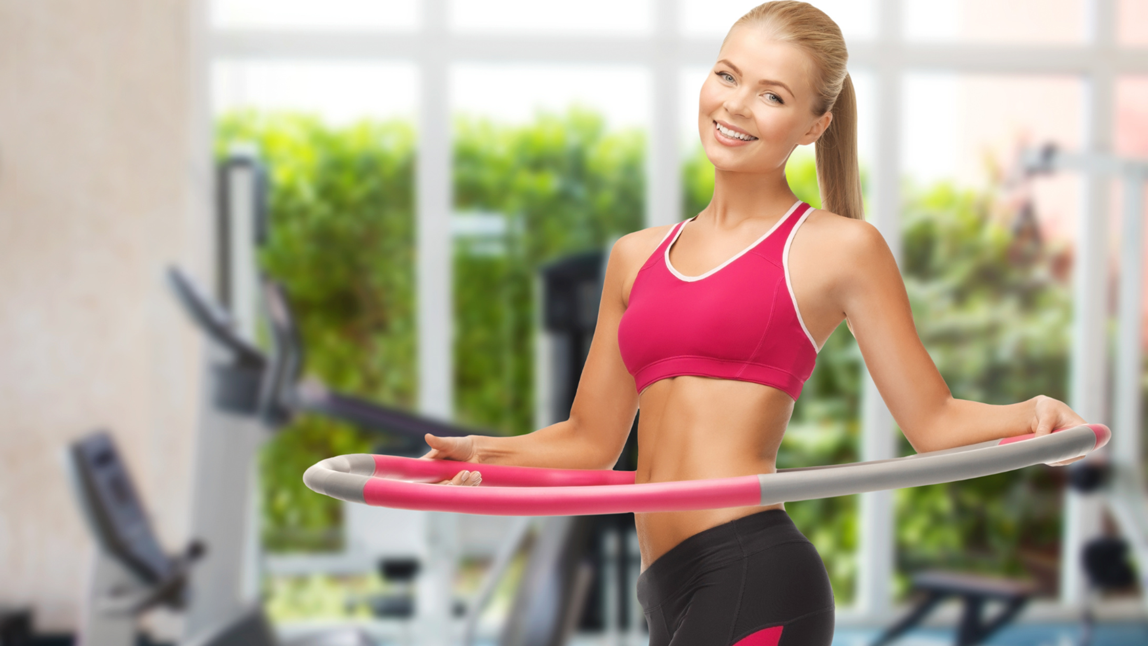 How Svetness Personal Trainers Use Weighted Hoops