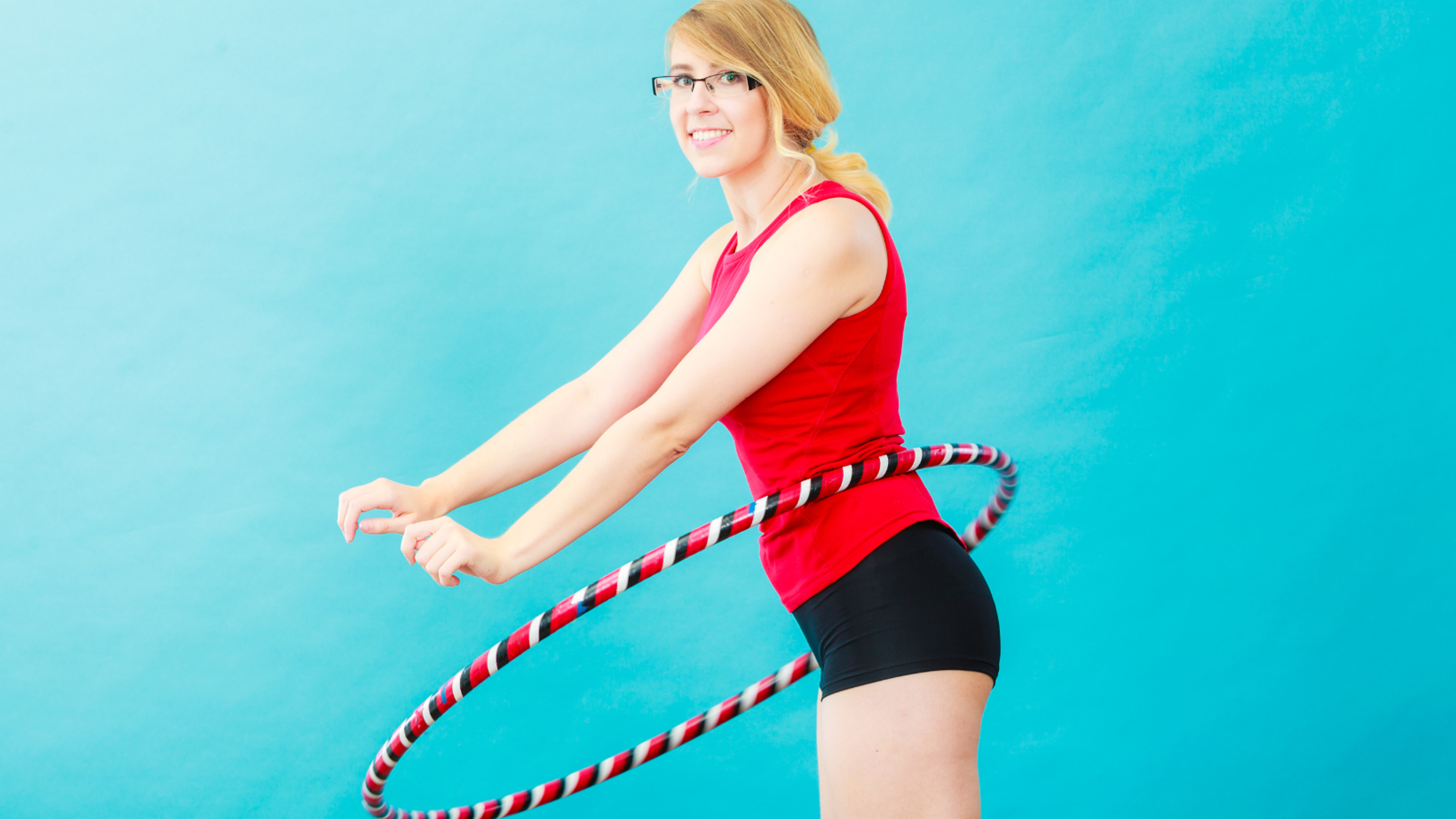How to Incorporate Weighted Hula Hoops Into Your Routine