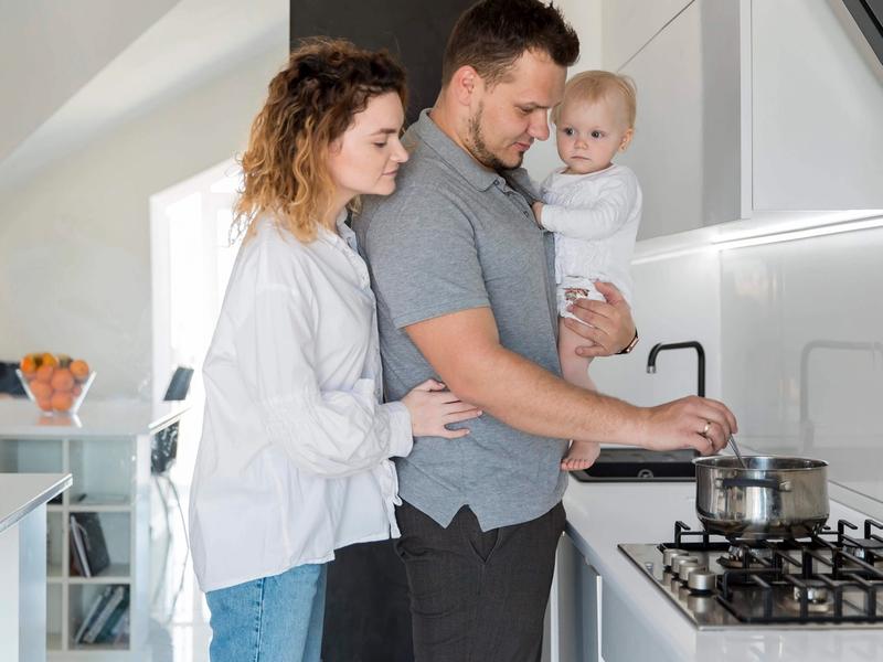 Partner sync that sticks: roles, reminders, and visibility