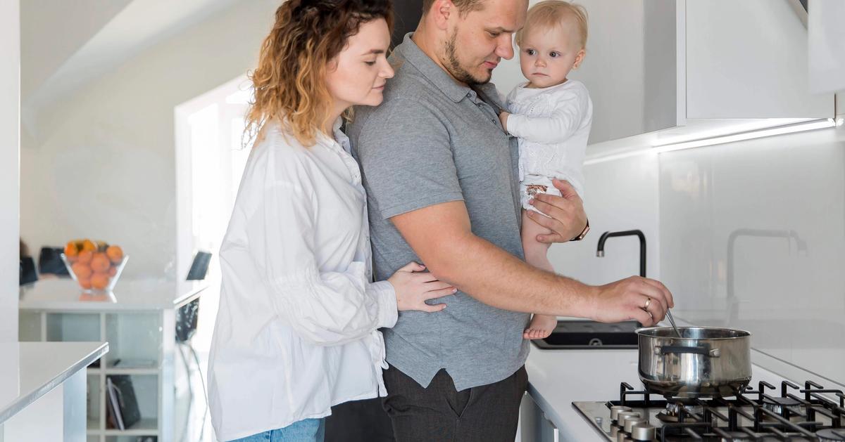 Partner sync that sticks: roles, reminders, and visibility