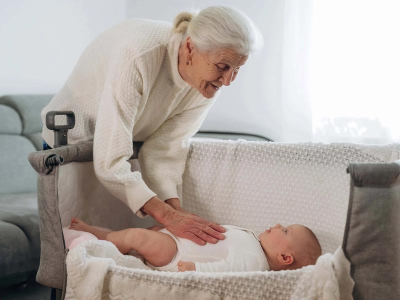 Navigating grandparents: managing expectations and outdated advice with respect