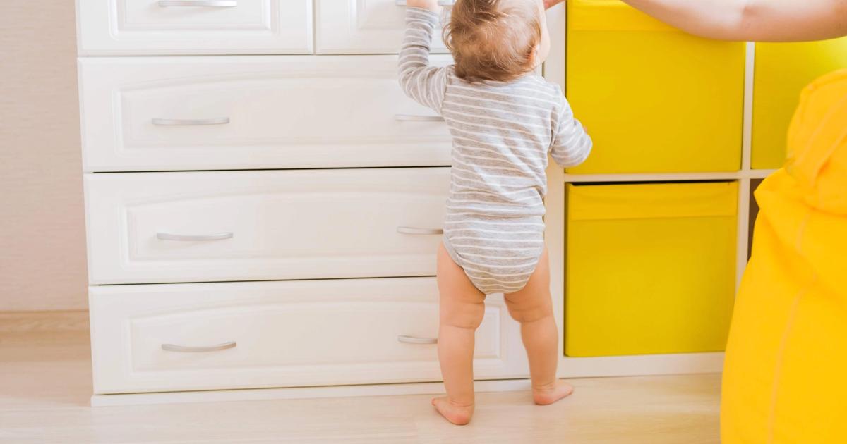 Playing with your 9-12 month old: encouraging curiosity, cruising, and first words