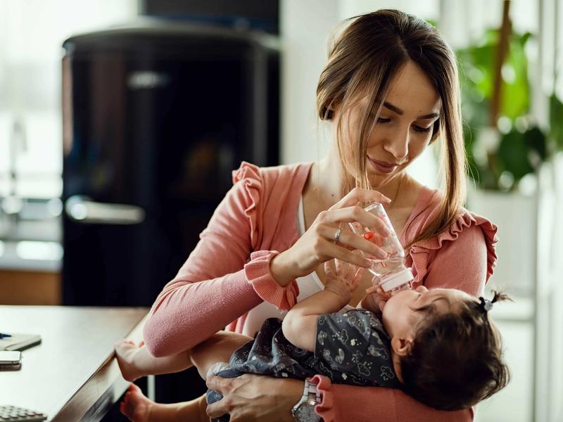 Hydration for Infants: A Guide to Introducing Water and Ensuring Safety