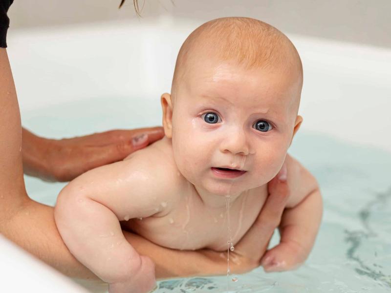 Baby's first bath: a step-by-step guide for sponge baths, tub safety, and comfort
