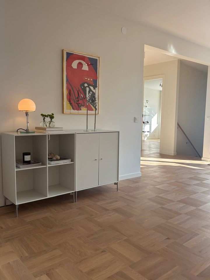 Avslutad renovering i Djursholm där vi har renoverat alla ytskikt i ett radhus på ca 130 kvm ! Vi har lagt in vattenburen golvvärme sedan…