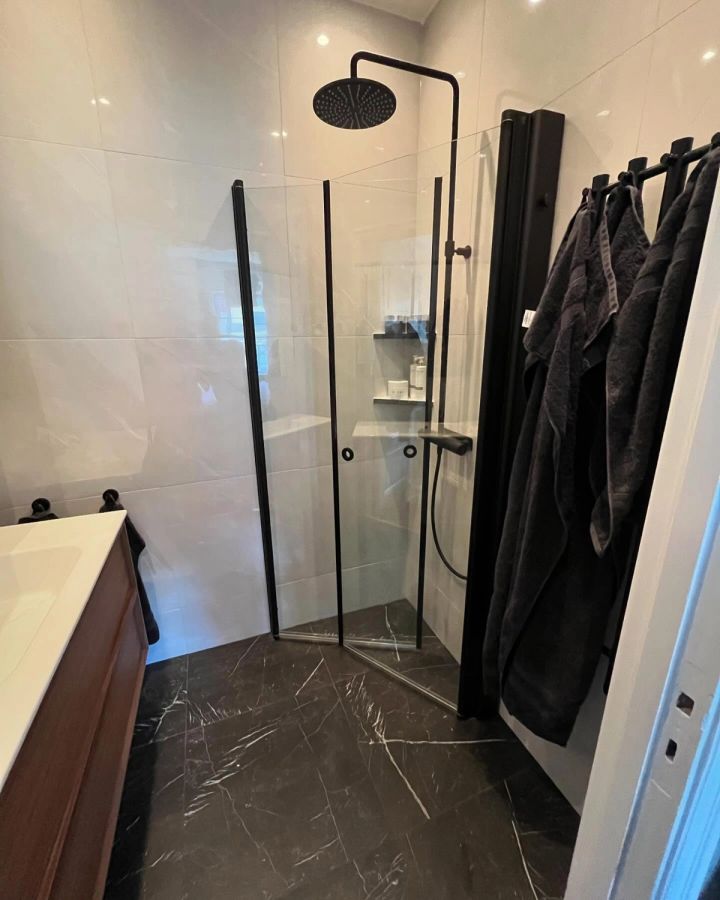 Avslutad renovering av gästtoalett och badrum