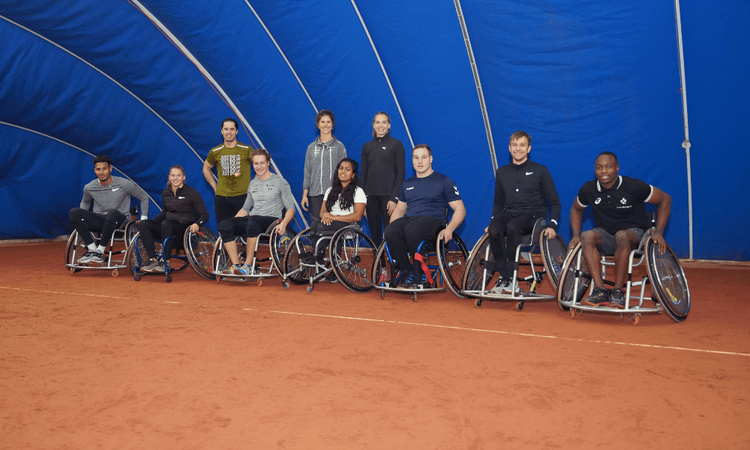 v. l. n. r: Jason Joseph, Hürdenläufer / Angelica Moser, Stabhochspringerin / Max Heinzer, Fechter / Marco Odermatt, Skifahrer / Aline Danioth, Skifahrerin / Nalani Buob, Rollstuhltennis-Spielerin / Géraldine Ruckstuhl, Siebenkämpferin / Joel Wicki, Schwinger / Noël Studer, Schachspieler / Henji Mboyo, Kunstturner