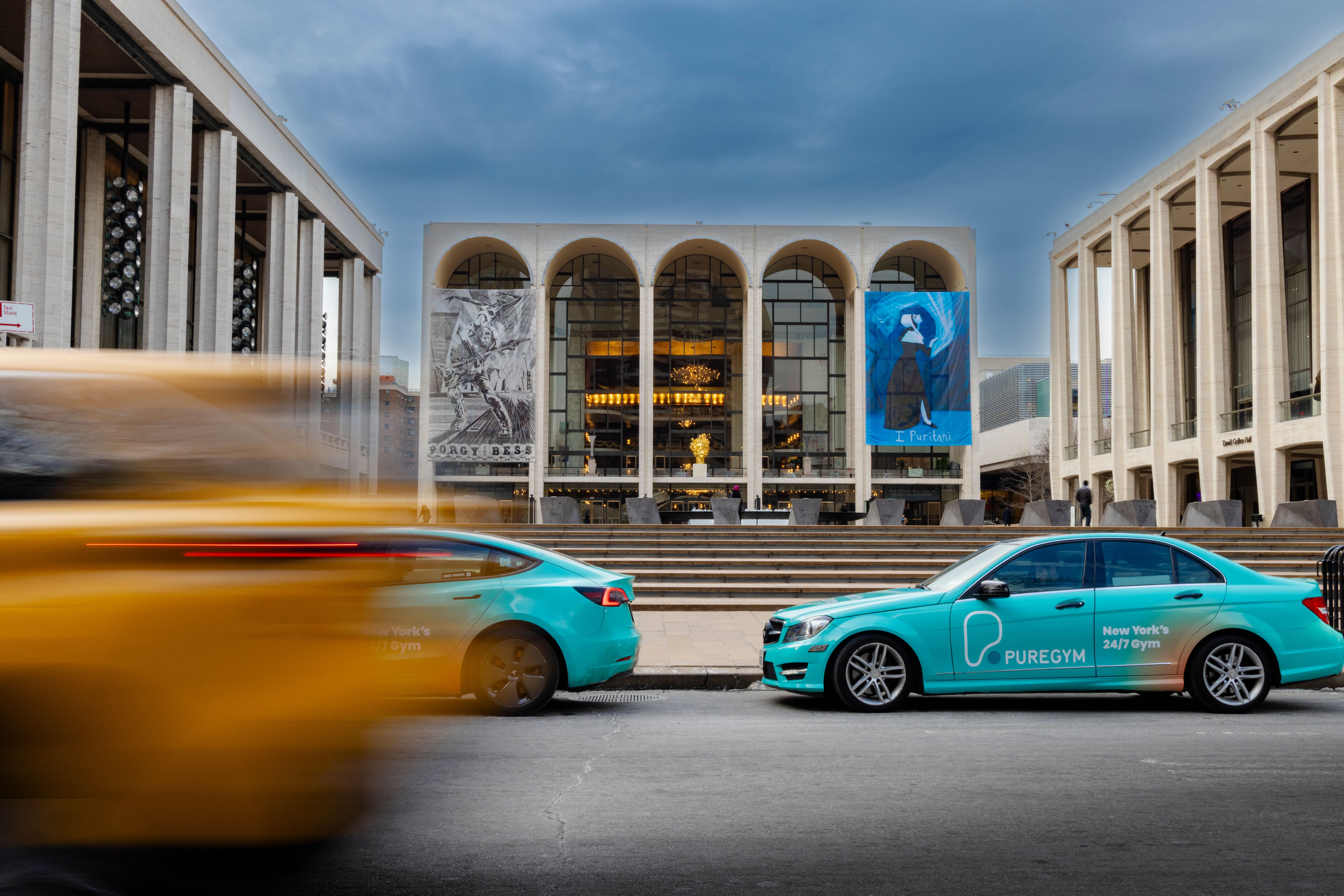 3D car topper, pure gym