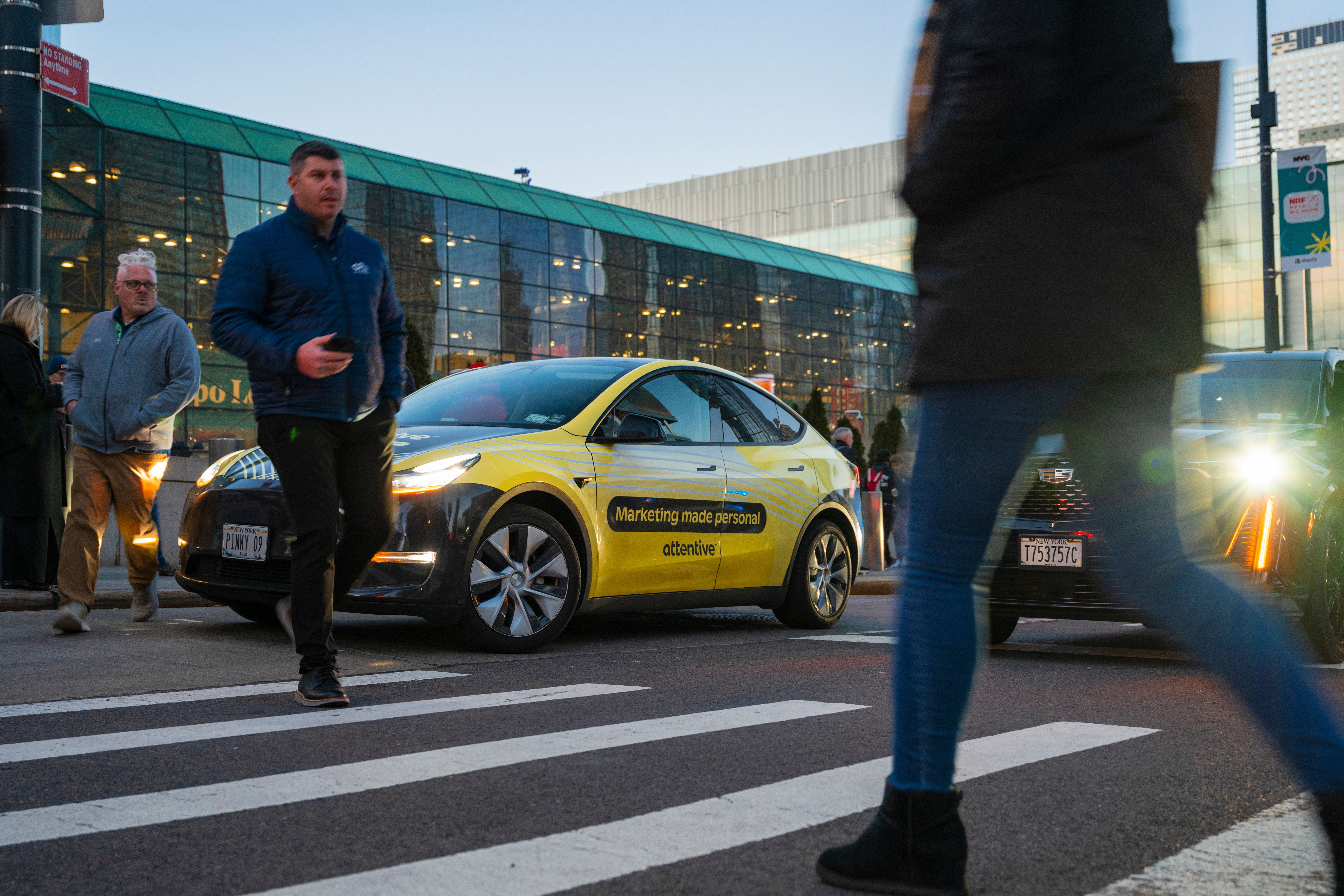 wrapped car advertis