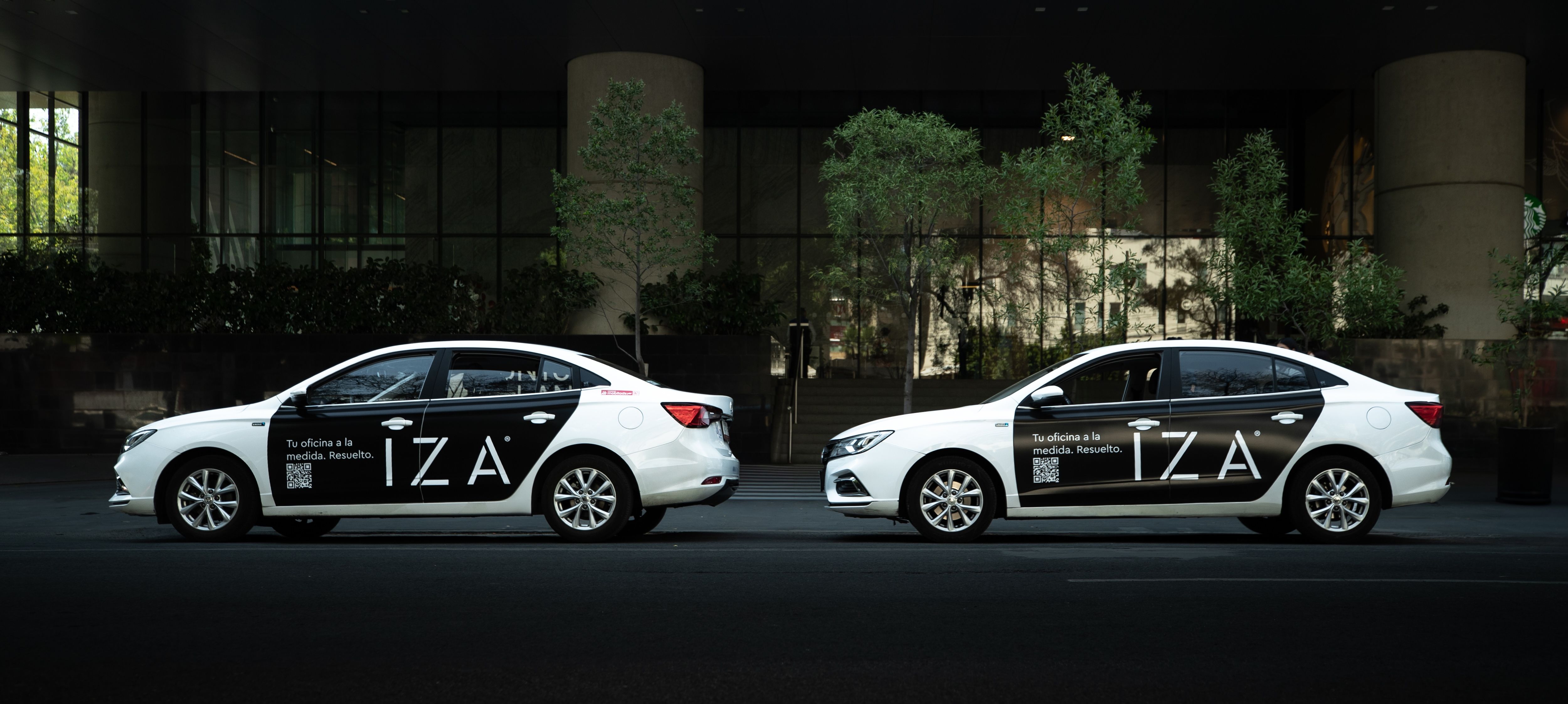 IZA lanzó una campaña publicitaria en coches de transporte compartido