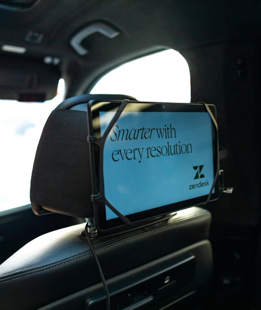 Anuncios en tablets dentro del auto
