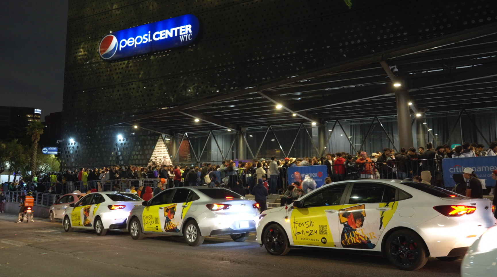 Sony Music lanzó una campaña publicitaria en coches de transporte compartido