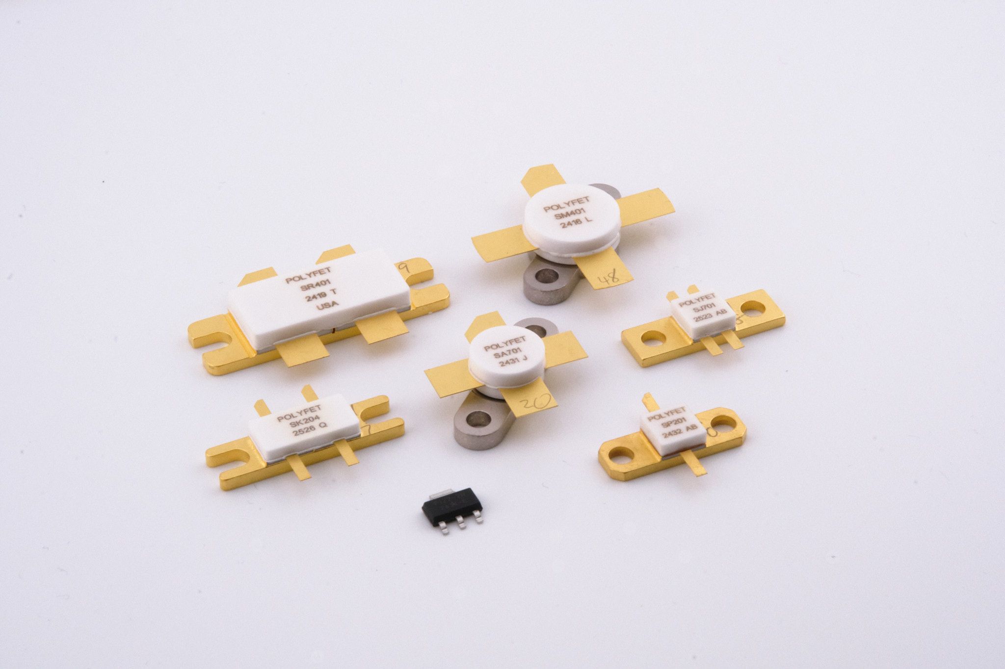 Sets of VDMOS transistors