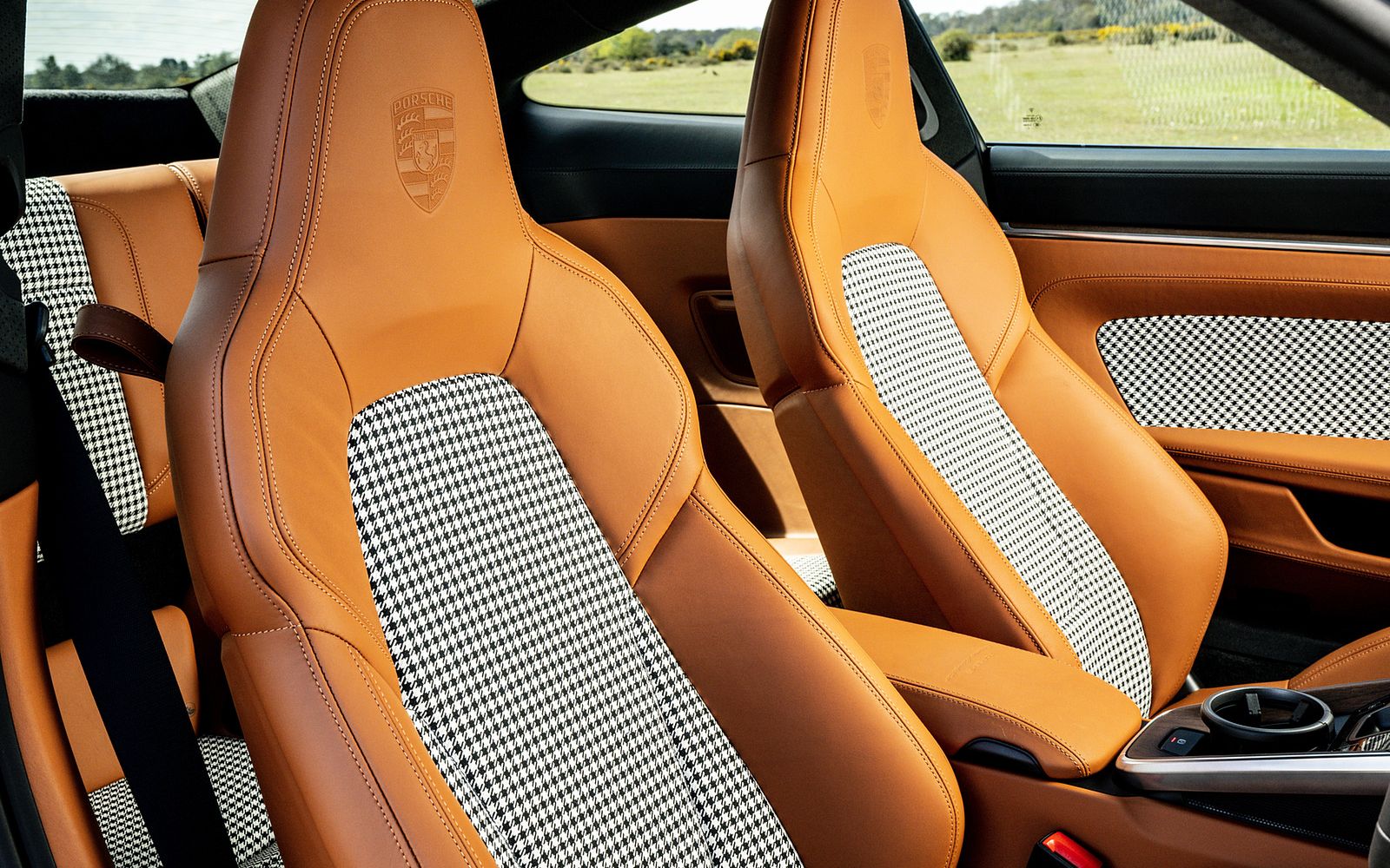 Intérieur de Porsche 911 Sport Classic dans un projet de sellerie