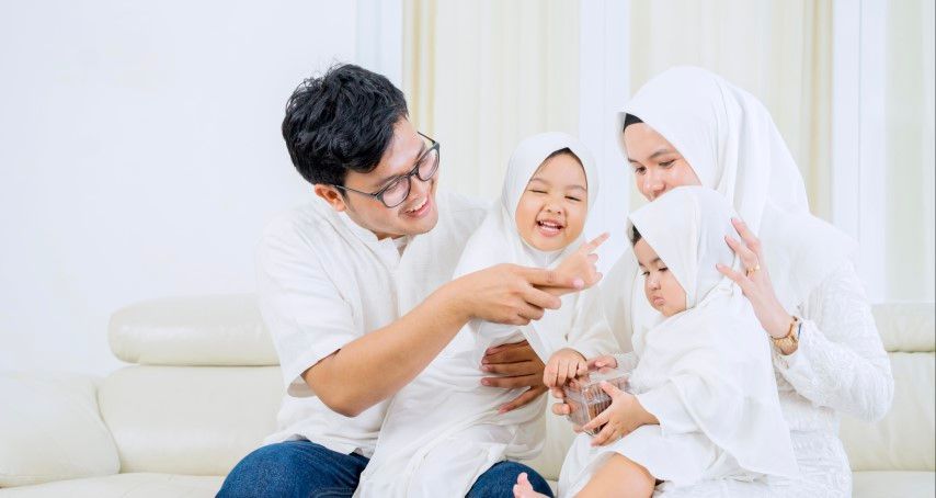 Asuransi Astra Life Syariah, Kiat Mudah Mencintai Keluarga Bonus Pahala Ibadah illustration