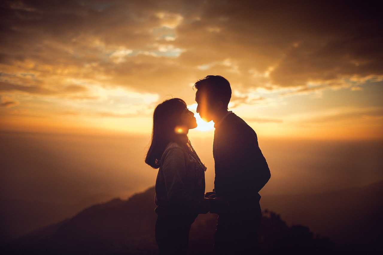 Image for 10 Communication Tips for a Stronger Relationship post. Source: Pixabay | Photo by: Duncan_Dao