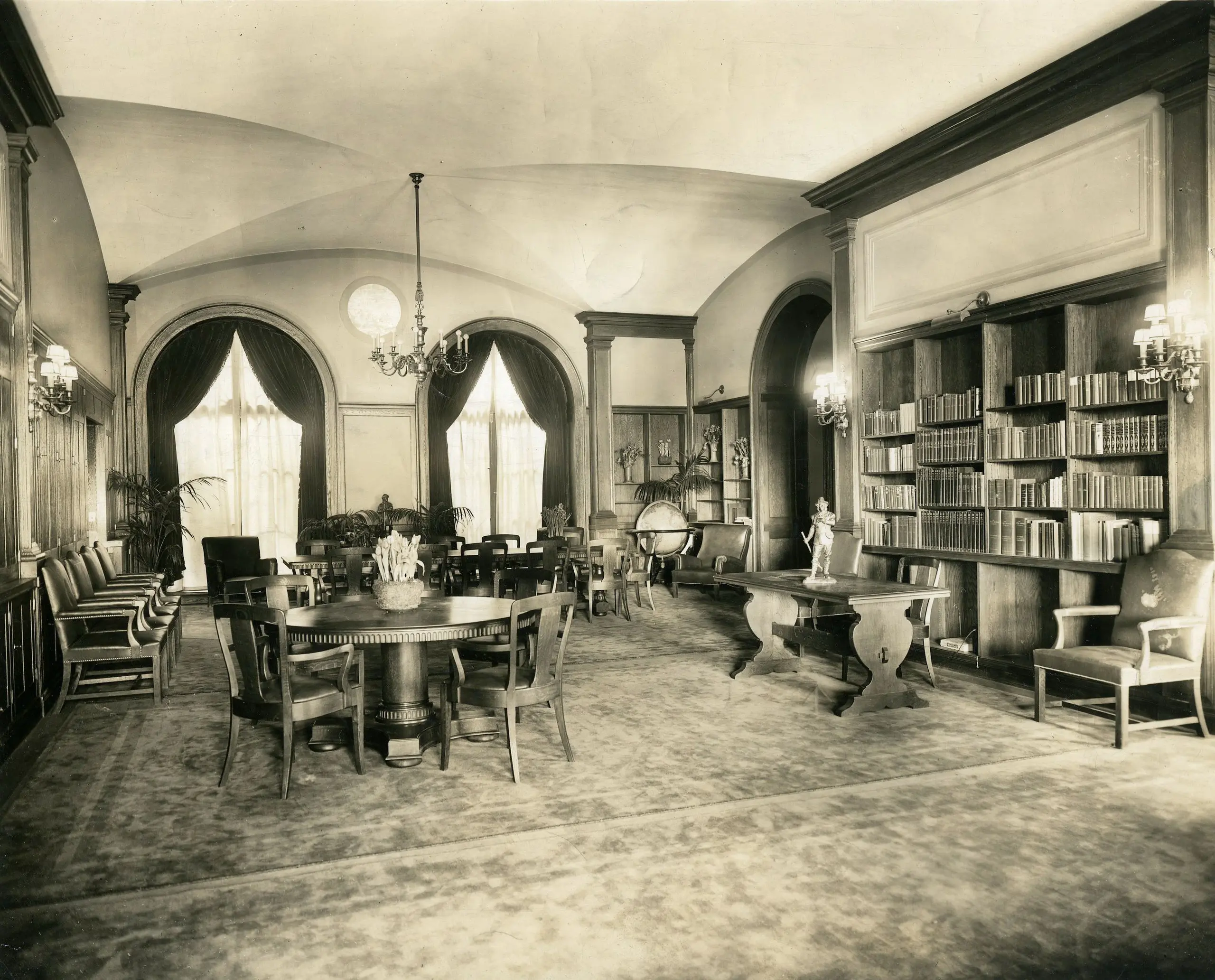 Arts and Letters Library on opening day, February 1923