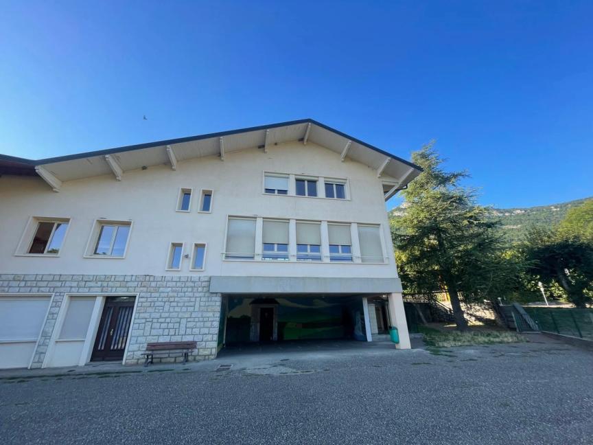 École et préau