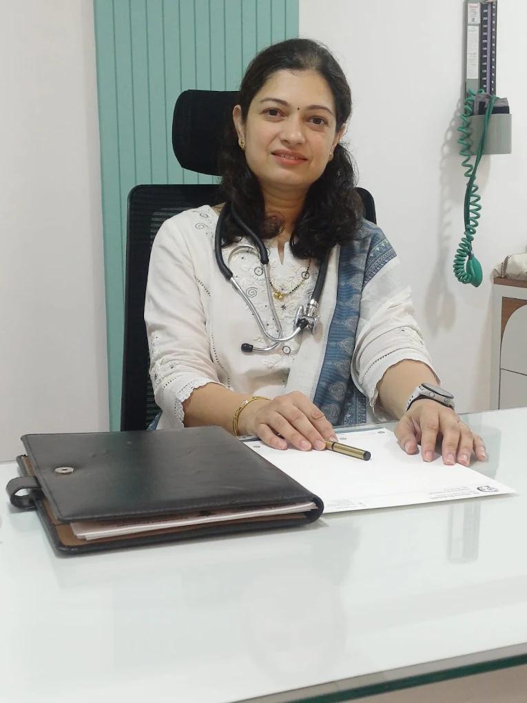 Dr Shweta Deshmukh in clinic