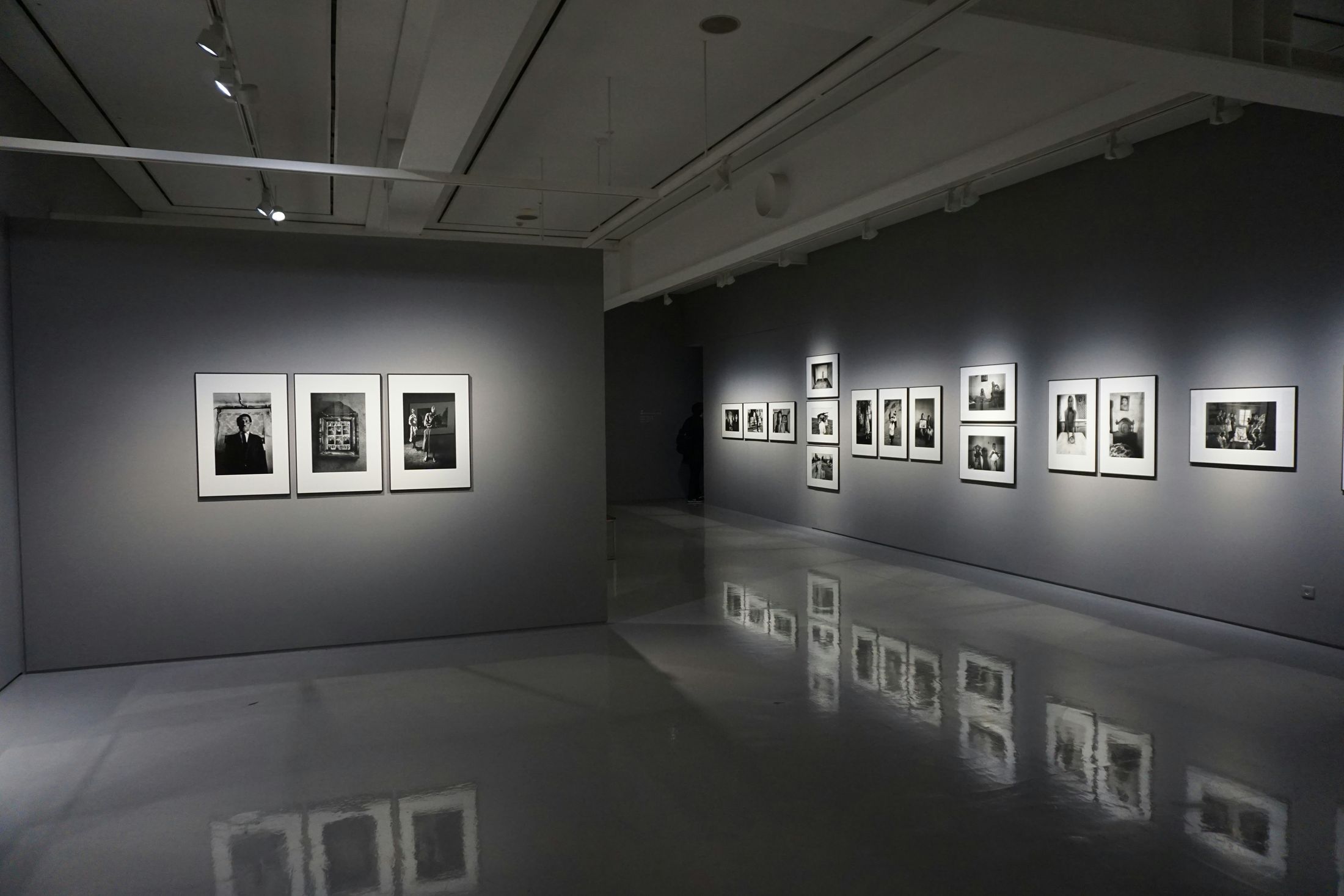 A black and white room with black and white photographs on the walls​​​​‌﻿‍﻿​‍​‍‌‍﻿﻿‌﻿​‍‌‍‍‌‌‍‌﻿‌‍‍‌‌‍﻿‍​‍​‍​﻿‍‍​‍​‍‌﻿​﻿‌‍​‌‌‍﻿‍‌‍‍‌‌﻿‌​‌﻿‍‌​‍﻿‍‌‍‍‌‌‍﻿﻿​‍​‍​‍﻿​​‍​‍‌‍‍​‌﻿​‍‌‍‌‌‌‍‌‍​‍​‍​﻿‍‍​‍​‍‌‍‍​‌﻿‌​‌﻿‌​‌﻿​​​﻿‍‍​‍﻿﻿​‍﻿﻿‌‍﻿​‌‍﻿﻿‌‍​﻿‌‍​‌‌‍﻿​‌‍‍​‌‍﻿﻿‌﻿​﻿‌﻿‌​​﻿‍‍​﻿​﻿​﻿​﻿​﻿​﻿​﻿​﻿​‍﻿﻿‌‍‍‌‌‍﻿‍‌﻿‌​‌‍‌‌‌‍﻿‍‌﻿‌​​‍﻿﻿‌‍‌‌‌‍‌​‌‍‍‌‌﻿‌​​‍﻿﻿‌‍﻿‌‌‍﻿﻿‌‍‌​‌‍‌‌​﻿﻿‌‌﻿​​‌﻿​‍‌‍‌‌‌﻿​﻿‌‍‌‌‌‍﻿‍‌﻿‌​‌‍​‌‌﻿‌​‌‍‍‌‌‍﻿﻿‌‍﻿‍​﻿‍﻿‌‍‍‌‌‍‌​​﻿﻿‌​﻿‍​​﻿‍‌​﻿‌‌‌‍​‍‌‍‌​​﻿​‌​﻿​﻿​﻿‌﻿​‍﻿‌‌‍‌​​﻿​﻿‌‍​‍​﻿​‌​‍﻿‌​﻿‌​​﻿‌﻿‌‍‌‌​﻿​​​‍﻿‌​﻿‍‌​﻿​﻿​﻿​﻿‌‍​‍​‍﻿‌​﻿​‍‌‍‌​‌‍​‍‌‍​﻿‌‍‌‌‌‍‌‍​﻿​​​﻿​​​﻿​‍‌‍‌‍​﻿​‍‌‍‌​​﻿‍﻿‌﻿‌​‌﻿‍‌‌﻿​​‌‍‌‌​﻿﻿‌‌﻿​​‌‍﻿﻿‌﻿​﻿‌﻿‌​​﻿‍﻿‌﻿​​‌‍​‌‌﻿‌​‌‍‍​​﻿﻿‌‌‍​‍‌‍﻿﻿‌‍‌​‌﻿‍‌​‍‌‌​﻿‌‌‌​​‍‌‌﻿﻿‌‍‍﻿‌‍‌‌‌﻿‍‌​‍‌‌​﻿​﻿‌​‌​​‍‌‌​﻿​﻿‌​‌​​‍‌‌​﻿​‍​﻿​‍​﻿‌﻿​﻿​​​﻿‌‌​﻿​​​﻿‍​​﻿‌‌​﻿‍‌‌‍​‌‌‍‌​​﻿‌﻿​﻿‌‌‌‍‌‌​‍‌‌​﻿​‍​﻿​‍​‍‌‌​﻿‌‌‌​‌​​‍﻿‍‌‍​‌‌‍﻿​‌﻿‌​​﻿﻿﻿‌‍​‍‌‍​‌‌﻿​﻿‌‍‌‌‌‌‌‌‌﻿​‍‌‍﻿​​﻿﻿‌‌‍‍​‌﻿‌​‌﻿‌​‌﻿​​​‍‌‌​﻿​﻿‌​​‌​‍‌‌​﻿​‍‌​‌‍​‍‌‌​﻿​‍‌​‌‍‌‍﻿​‌‍﻿﻿‌‍​﻿‌‍​‌‌‍﻿​‌‍‍​‌‍﻿﻿‌﻿​﻿‌﻿‌​​‍‌‌​﻿​﻿‌​​‌​﻿​﻿​﻿​﻿​﻿​﻿​﻿​﻿​‍‌‍‌‍‍‌‌‍‌​​﻿﻿‌​﻿‍​​﻿‍‌​﻿‌‌‌‍​‍‌‍‌​​﻿​‌​﻿​﻿​﻿‌﻿​‍﻿‌‌‍‌​​﻿​﻿‌‍​‍​﻿​‌​‍﻿‌​﻿‌​​﻿‌﻿‌‍‌‌​﻿​​​‍﻿‌​﻿‍‌​﻿​﻿​﻿​﻿‌‍​‍​‍﻿‌​﻿​‍‌‍‌​‌‍​‍‌‍​﻿‌‍‌‌‌‍‌‍​﻿​​​﻿​​​﻿​‍‌‍‌‍​﻿​‍‌‍‌​​‍‌‍‌﻿‌​‌﻿‍‌‌﻿​​‌‍‌‌​﻿﻿‌‌﻿​​‌‍﻿﻿‌﻿​﻿‌﻿‌​​‍‌‍‌﻿​​‌‍​‌‌﻿‌​‌‍‍​​﻿﻿‌‌‍​‍‌‍﻿﻿‌‍‌​‌﻿‍‌​‍‌‌​﻿‌‌‌​​‍‌‌﻿﻿‌‍‍﻿‌‍‌‌‌﻿‍‌​‍‌‌​﻿​﻿‌​‌​​‍‌‌​﻿​﻿‌​‌​​‍‌‌​﻿​‍​﻿​‍​﻿‌﻿​﻿​​​﻿‌‌​﻿​​​﻿‍​​﻿‌‌​﻿‍‌‌‍​‌‌‍‌​​﻿‌﻿​﻿‌‌‌‍‌‌​‍‌‌​﻿​‍​﻿​‍​‍‌‌​﻿‌‌‌​‌​​‍﻿‍‌‍​‌‌‍﻿​‌﻿‌​​‍​‍‌﻿﻿‌