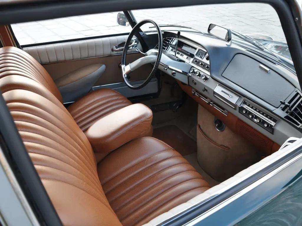 citroen-ds-interior