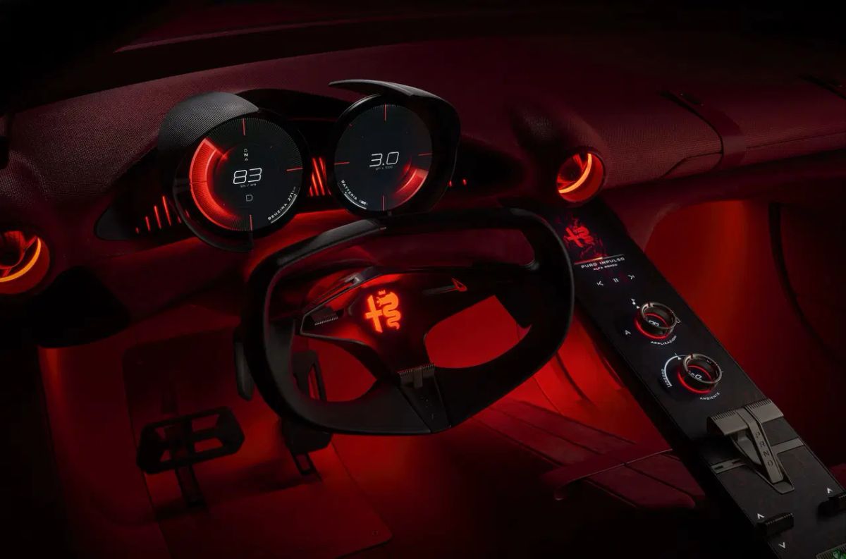 Alfa Romeo se rebela contra las pantallas de los coches