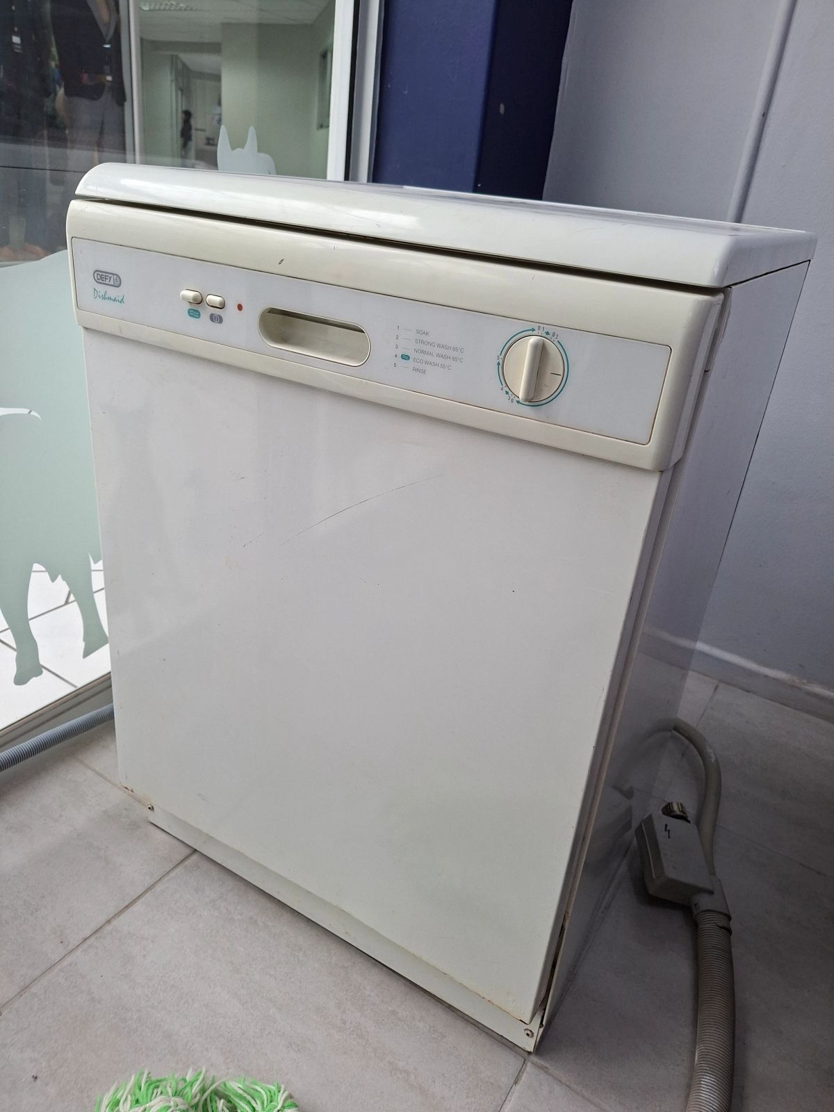 White Defy Dishwasher 2