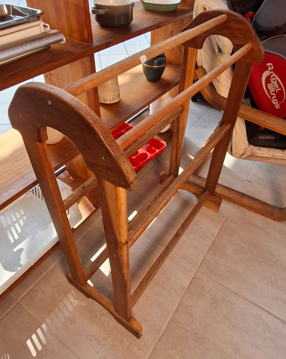  Wooden Freestanding Three-Rail Towel Rack  3