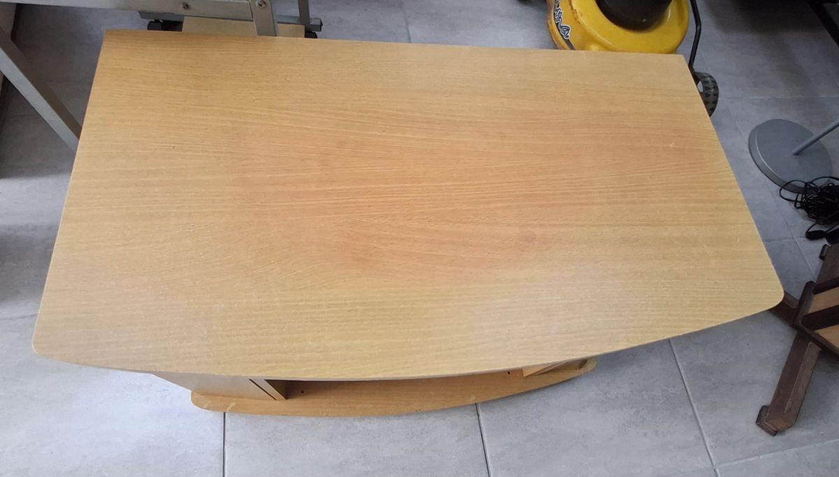 Light Wood-Grain Veneer TV Stand 3