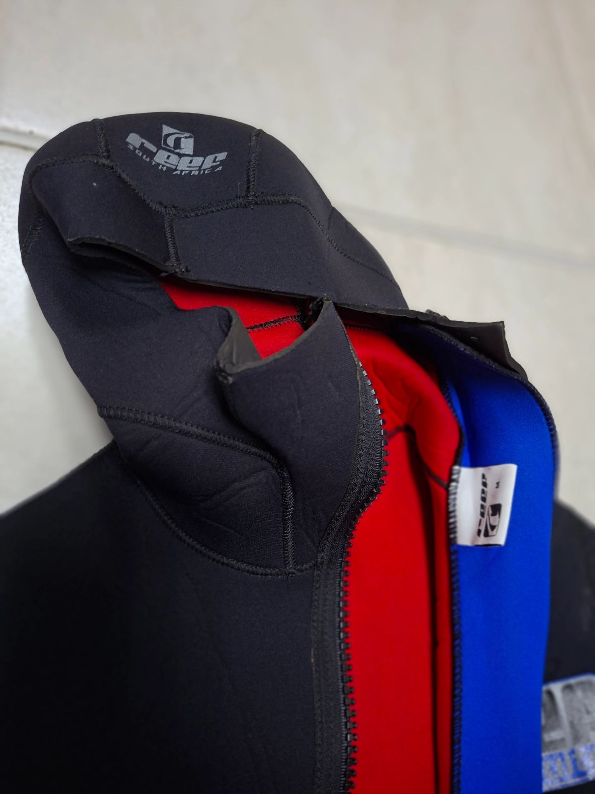 Reef 5mm Barrier Hooded Dive Wetsuit 2