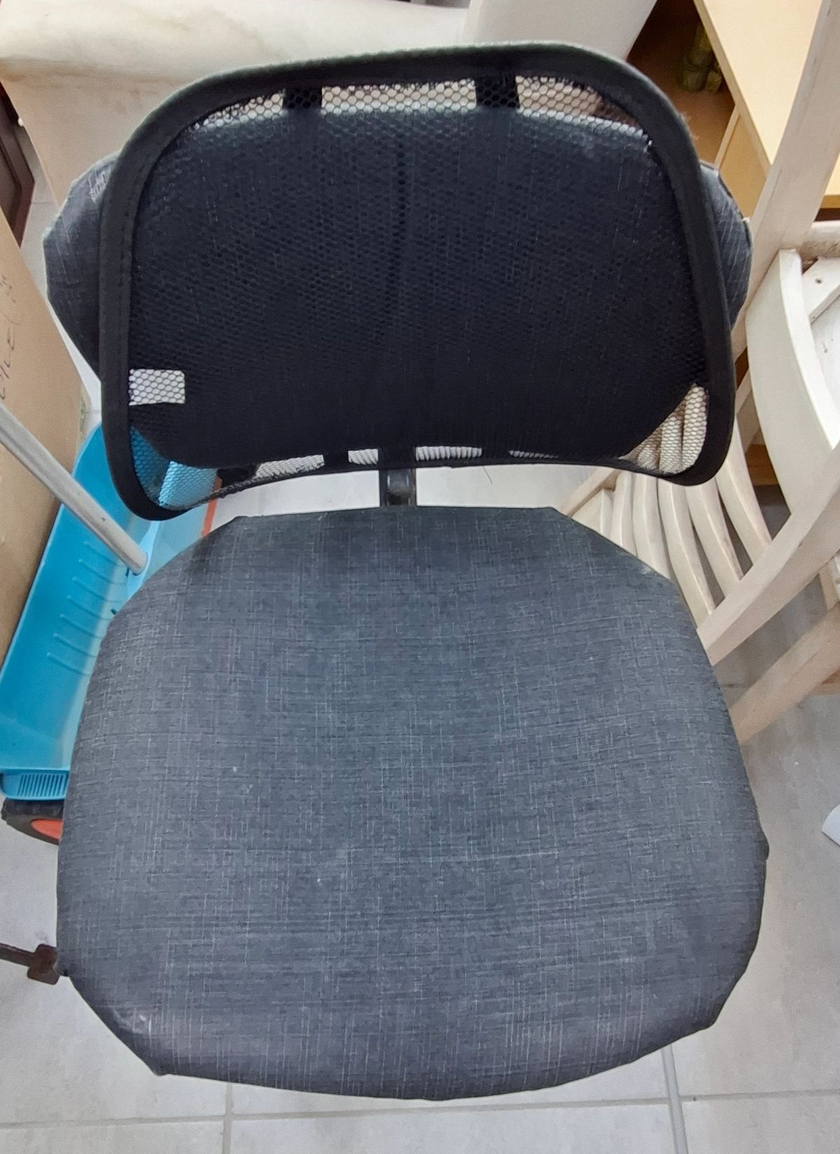 Black & Grey Office Chair with Mesh Backrest 2