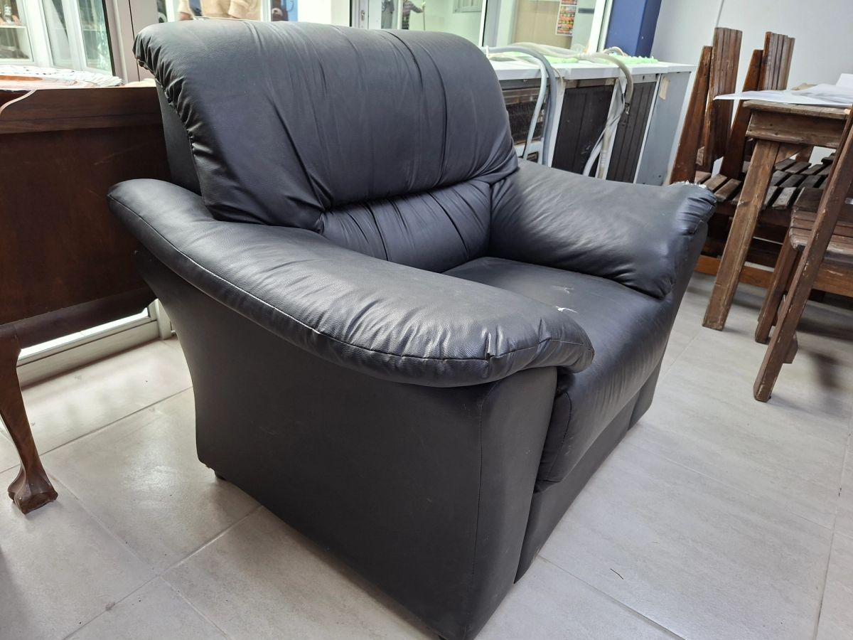 Black Single Seater Couch (Some Wear and Tear) 2