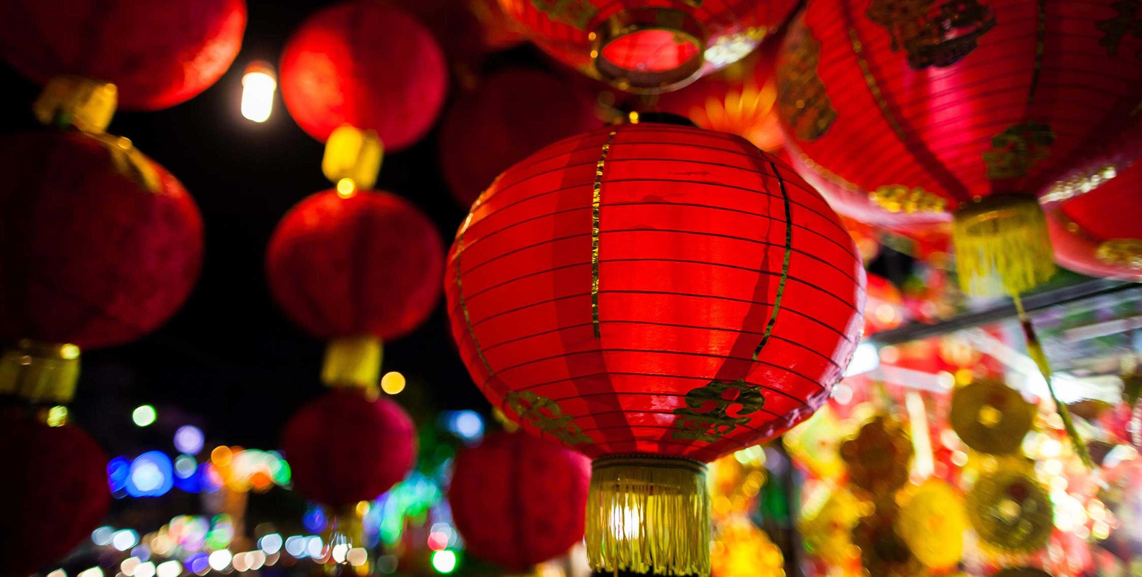 Hanging red lanterns for lunar New Year