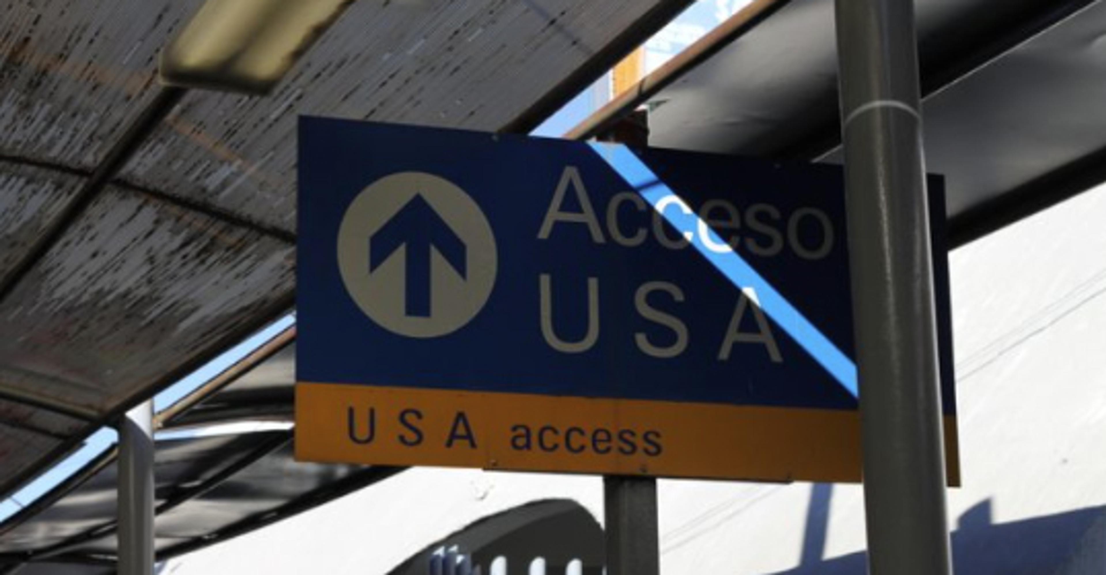 USA access sign on the border