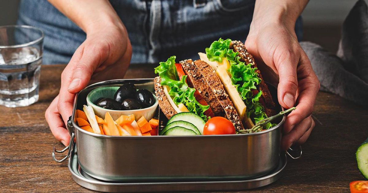 Trucker Tips: Healthy Meals on the Road for Truck Drivers