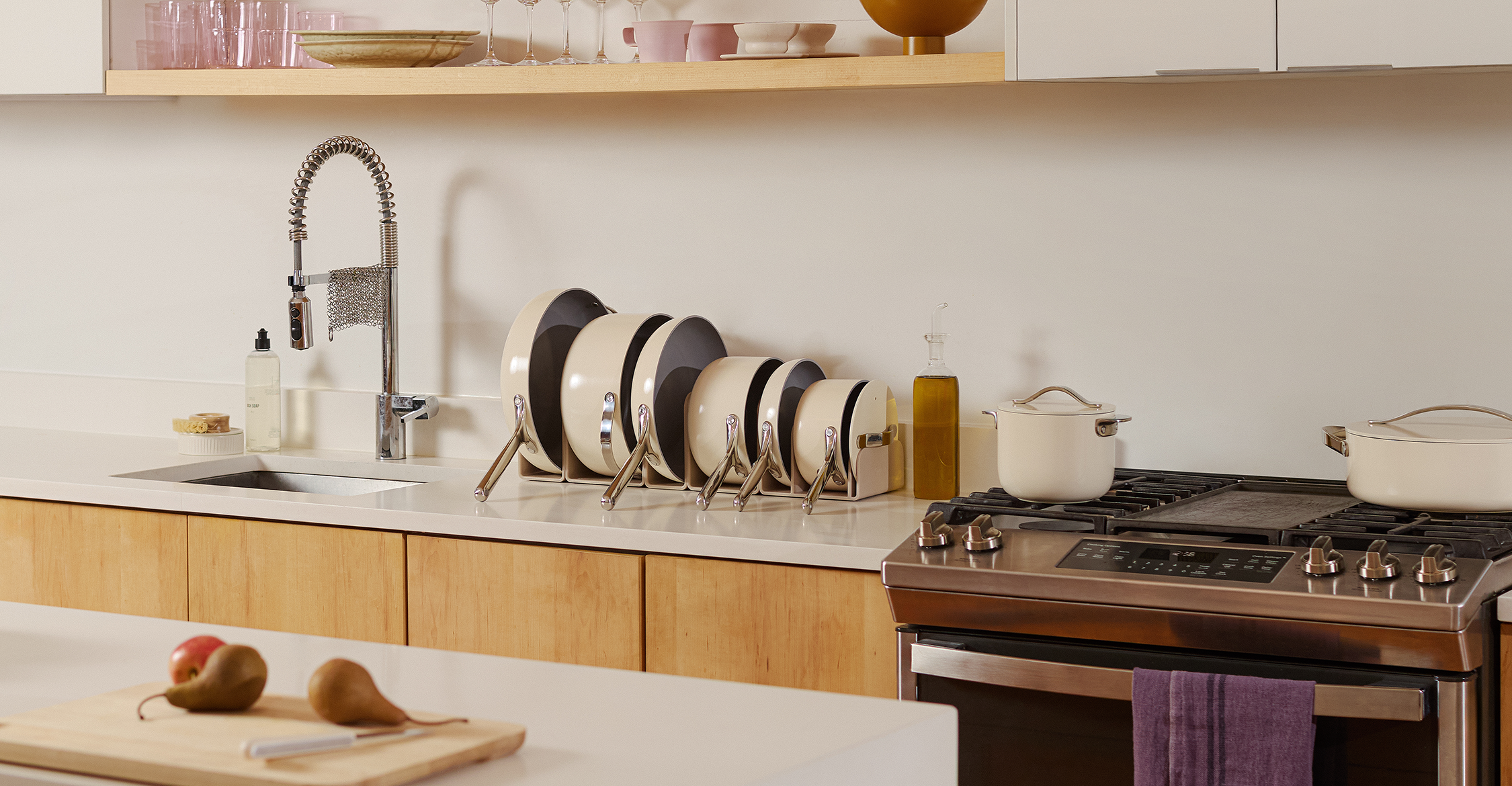 a set of pans delivered by ITS Logistics' omnichannel fulfillment strategy