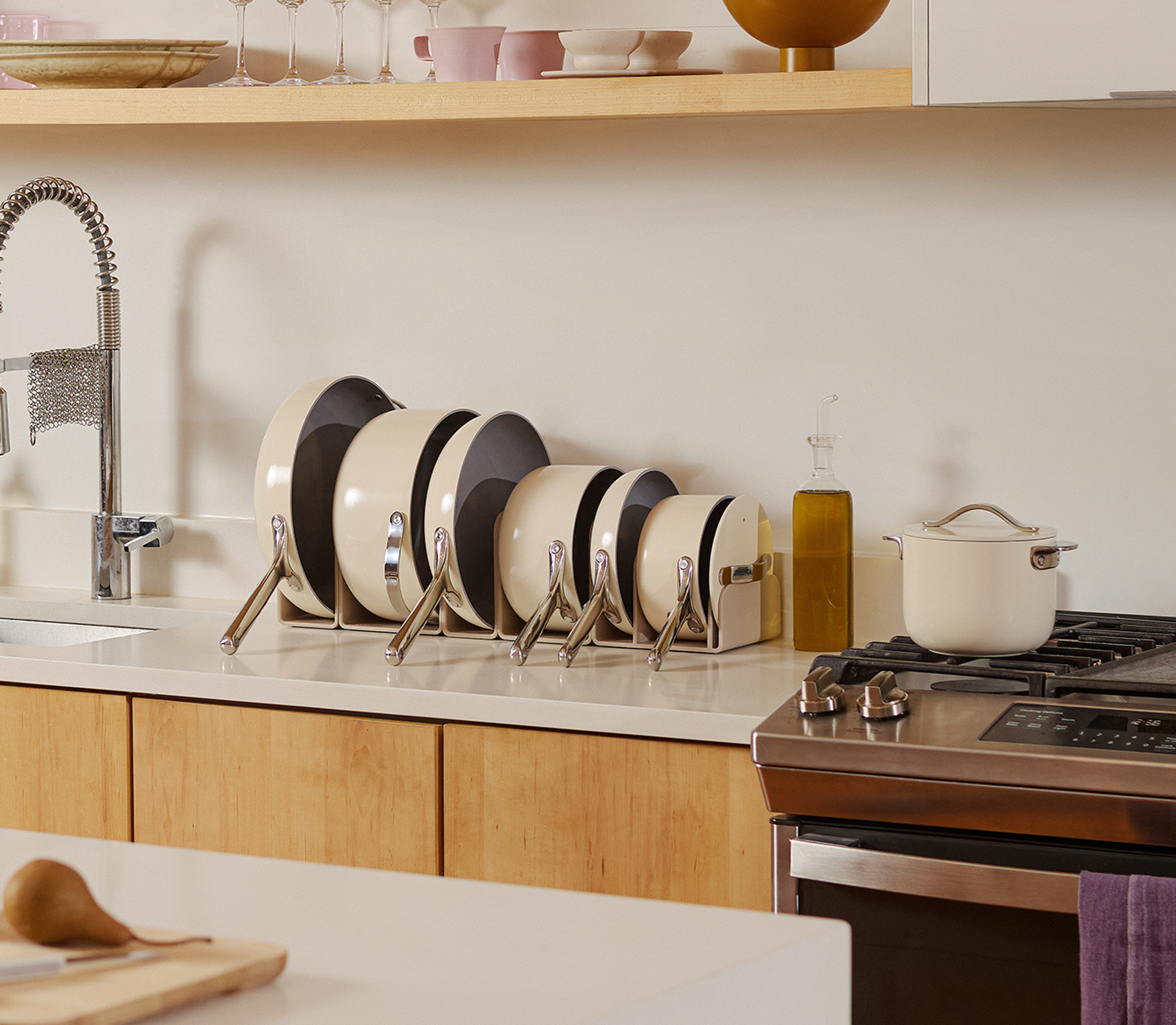 a set of pans delivered by ITS Logistics' omnichannel fulfillment strategy