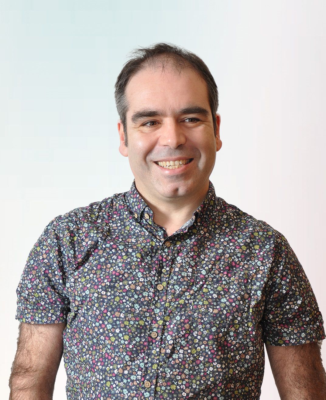 Portrait of Tim Oliver